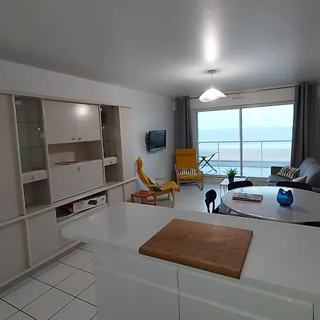 Ocean 90 Face Apartment