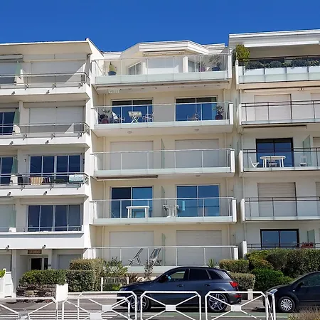 Ocean 90 Face Apartment