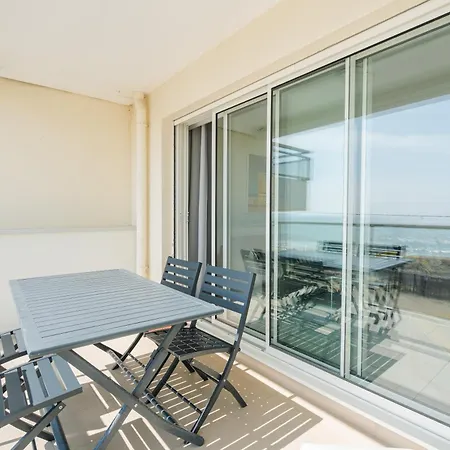 Ocean 90 Face Apartment